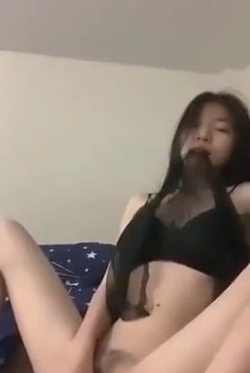 khi em xinh lên cơn nứng vú vê em nó tròn quá